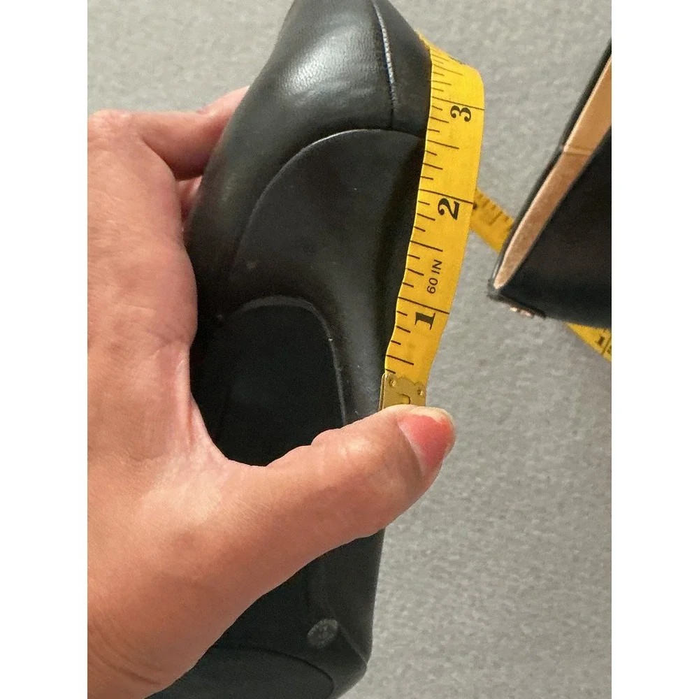 Liz Claiborne Pumps 10M Black Flex Form Pointed Toe Kitten Heels